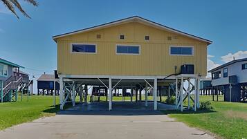 House (3 Bedrooms) | Property amenity