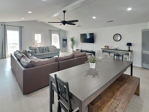 House (3 Bedrooms) | Property amenity