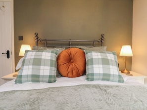 Cottage | 1 bedroom, individually decorated, individually furnished, free WiFi
