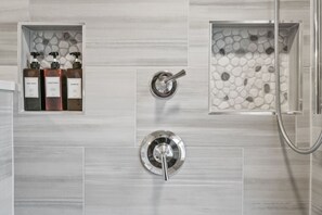 Hair dryer, towels - 4 Story Home|Triple King|Backyard|UPMC Shadyside (Pittsburgh)