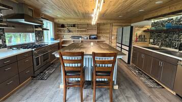 Micro-ondes, four, plaque de cuisson, lave-vaisselle