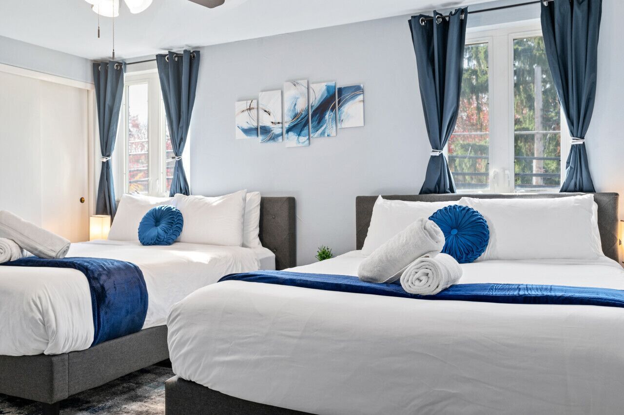 3 chambres, bureau, fer et planche à repasser, lit parapluie