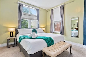4 bedrooms, desk, iron/ironing board, travel crib