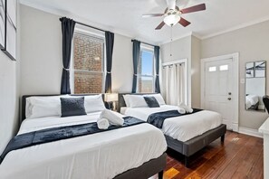 5 bedrooms, desk, iron/ironing board, travel cot