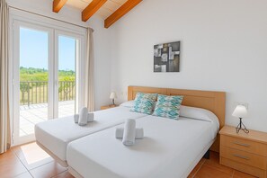 3 bedrooms, iron/ironing board, free WiFi, bed sheets