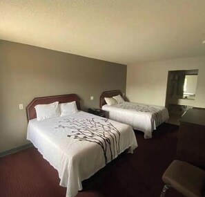 Double Room, Garden View | Desk, free WiFi