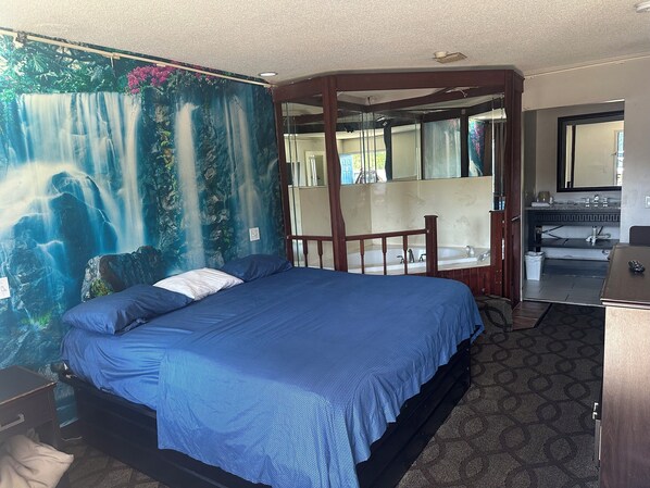 Superior Single Room, 1 King Bed, Valley View | Desk, free WiFi