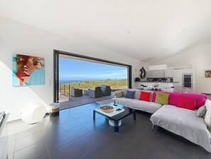 Living area - Beautiful villa, panoramic village view, sea view (Monticello)