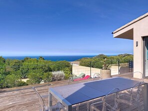 Outdoor dining - Beautiful villa, panoramic village view, sea view (Monticello)