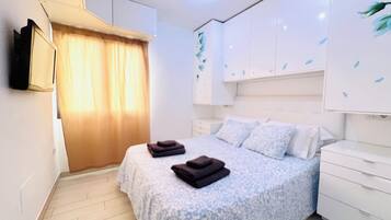 2 bedrooms, iron/ironing board, free WiFi, bed sheets