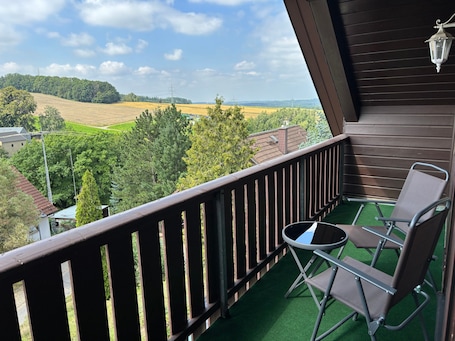 Property grounds. Apartment 'Haus schöne Aussicht bei Chemnitz' with Mountain View, Balcony and Wi-Fi