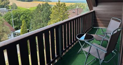 Apartment 'Haus schöne Aussicht bei Chemnitz' mit Bergblick, Balkon und WLAN