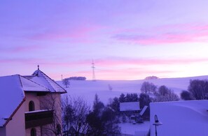 Exterior - Apartment 'Haus schöne Aussicht bei Chemnitz' with Mountain View, Balcony and Wi-Fi (Chemnitz)