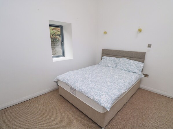 3 bedrooms, individually decorated, individually furnished, free WiFi