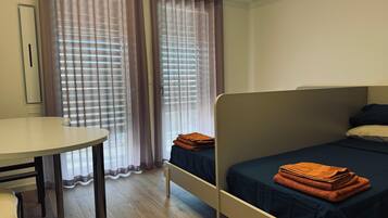 3 Schlafzimmer, Bügeleisen/Bügelbrett, WLAN, Bettwäsche