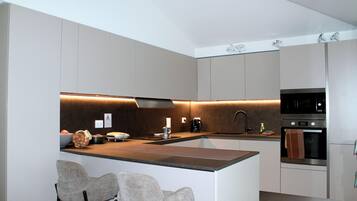 Ofen, Herdplatte, Geschirrspüler