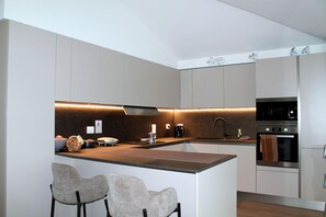 Ofen, Herdplatte, Geschirrspüler