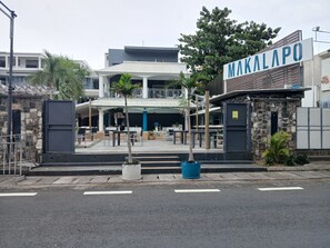 Exterior - Cozy, Good Vibes, Familial, Central, Coastal and Functional (Flic en Flac)