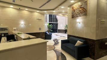 ฝ่ายต้อนรับ