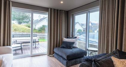 4 Bed Holiday Home by Guestz