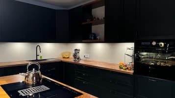 Refrigerador, horno, parrilla de estufa y lavavajillas