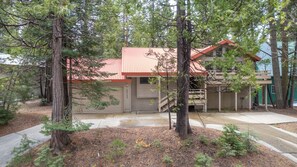 Exterior - Cozy Forest Cabin Near Shaver Lake & China Peak (Shaver Lake)