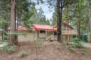 Exterior - Cozy Forest Cabin Near Shaver Lake & China Peak (Shaver Lake)