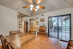 Dining - Cozy Forest Cabin Near Shaver Lake & China Peak (Shaver Lake)