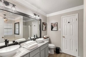 Shower - 3BR Smart Home w/ Alexa + Backyard Retreat (Killeen)