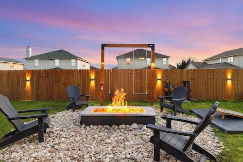 3BR Smart Home w/ Alexa + Backyard Retreat