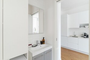 Fridge, microwave, dishwasher, toaster
