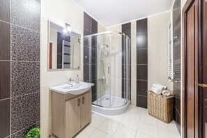 Superior Apartment, Balcony, Courtyard View | Bathroom | Free toiletries, hair dryer, towels, soap - ARI - ARED Luxurious Apartments (Arad)