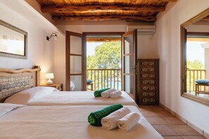 4 slaapkamers, een strijkplank/strijkijzer, internet, beddengoed