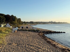 On the beach - Pier 1: 200m to the sea, sun terrace with garden, sauna (first floor) (Scharbeutz)
