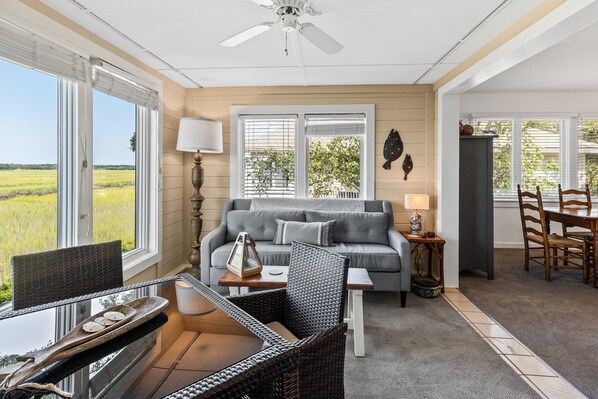 TV - Beautiful Villa with Spectacular Marsh Views and Community Pool (Seabrook Island)