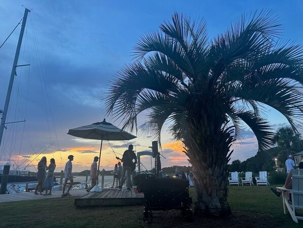 المنطقة المحيطة بالمنشأة