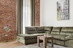 Superior-Apartment, 1 Queen-Bett und Schlafsofa, Küche | Schreibtisch, laptopgeeigneter Arbeitsplatz, Bügeleisen/Bügelbrett