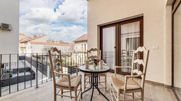 Apartment, 2 Bedrooms, Balcony | Terrace/patio