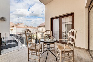 Apartment, 2 Bedrooms, Balcony | Terrace/patio