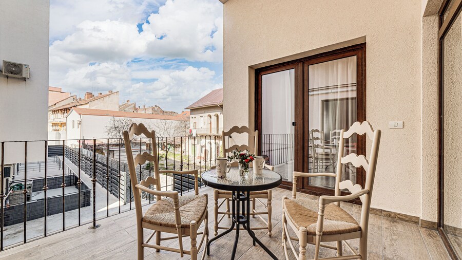 ARI Central Grand Apartments-Luxury Stay