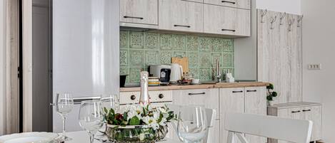 Departamento, 1 cama Queen size y sofá cama, cocina | Cocina privada | Refrigerador con congelador, horno y parrilla de estufa