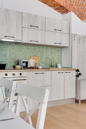 Apartment, 1 Queen Bed with Sofa bed, Kitchen | Private kitchen - ARI Central Grand Apartments-Luxury Stay (Arad)