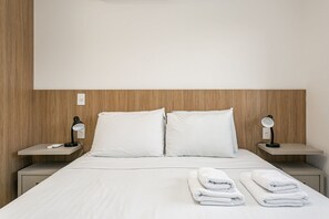 Fer et planche à repasser, accès Internet, draps fournis