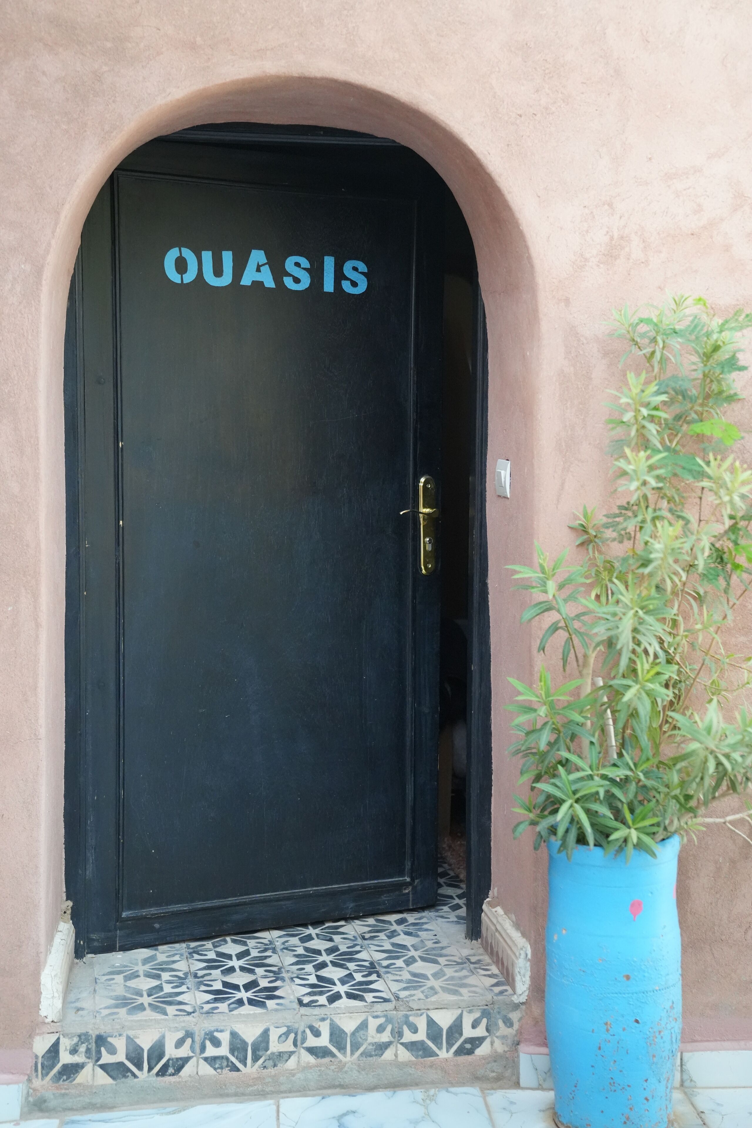 المنشأة من الخارج