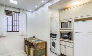 Interior - Apt w/ 3 Bedrooms, 120m From the Beach Lhe0201 (Balneário Camboriú)