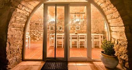 Rural House 'La Rectoria De Vicfred' with Mountain Views, Wi-Fi and Air Conditioning