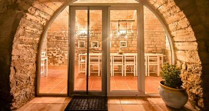 Rural House 'La Rectoria De Vicfred' with Mountain Views, Wi-Fi and Air Conditioning