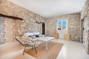 Televisie en een open haard