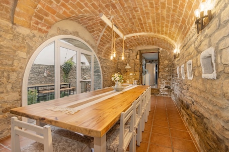 Dining. Rural House 'La Rectoria De Vicfred' with Mountain Views, Wi-Fi and Air Conditioning