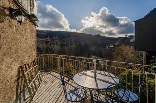 Appartement Agréable La Salvetat Agout avec terrasse vue sur la montagne